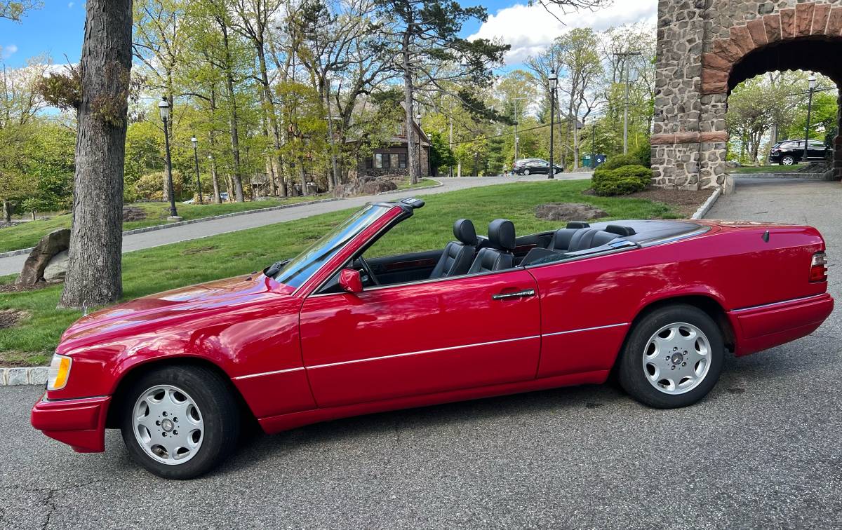 Mercedes-benz-Benz-e320-cabriolet-1994-red-7