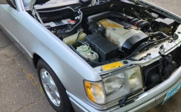 Mercedes-benz-E320-1995-silver-1