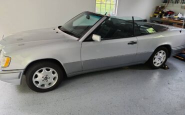 Mercedes-benz-E320-1995-silver-2
