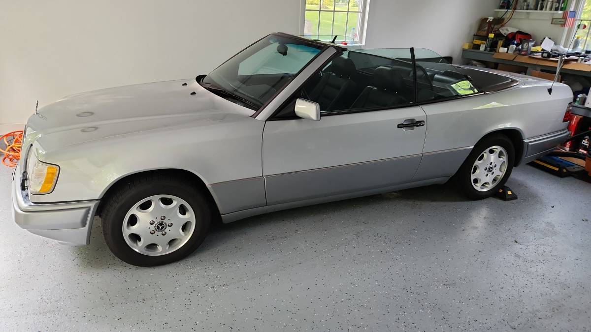 Mercedes-benz-E320-1995-silver-2