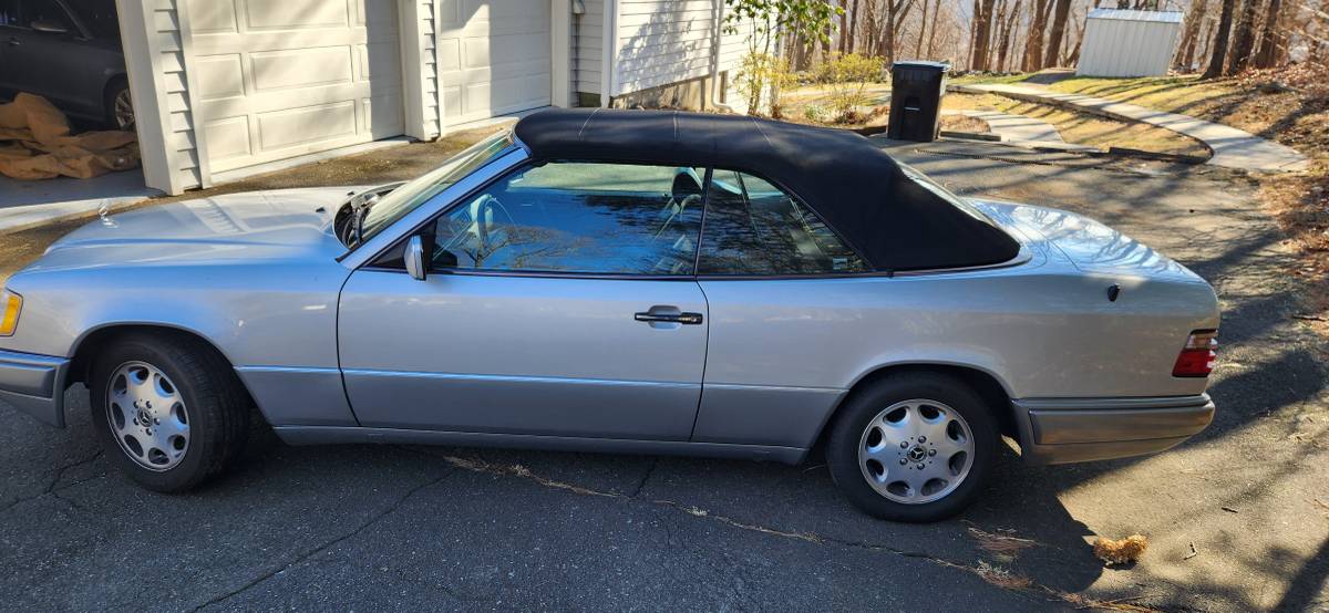 Mercedes-benz-E320-1995-silver-3