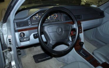 Mercedes-benz-benz-300-1993-silver-10