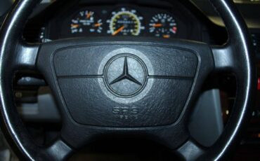 Mercedes-benz-benz-300-1993-silver-12