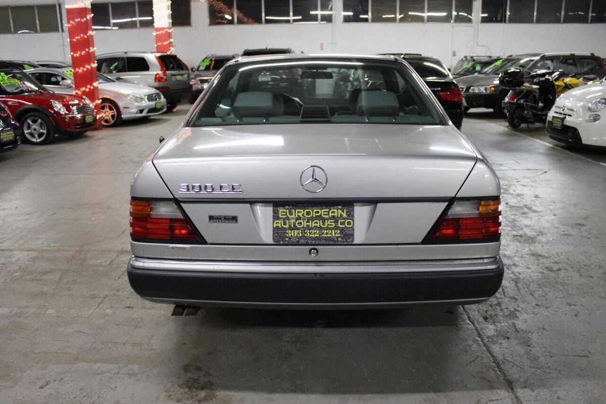 Mercedes-benz-benz-300-1993-silver-2