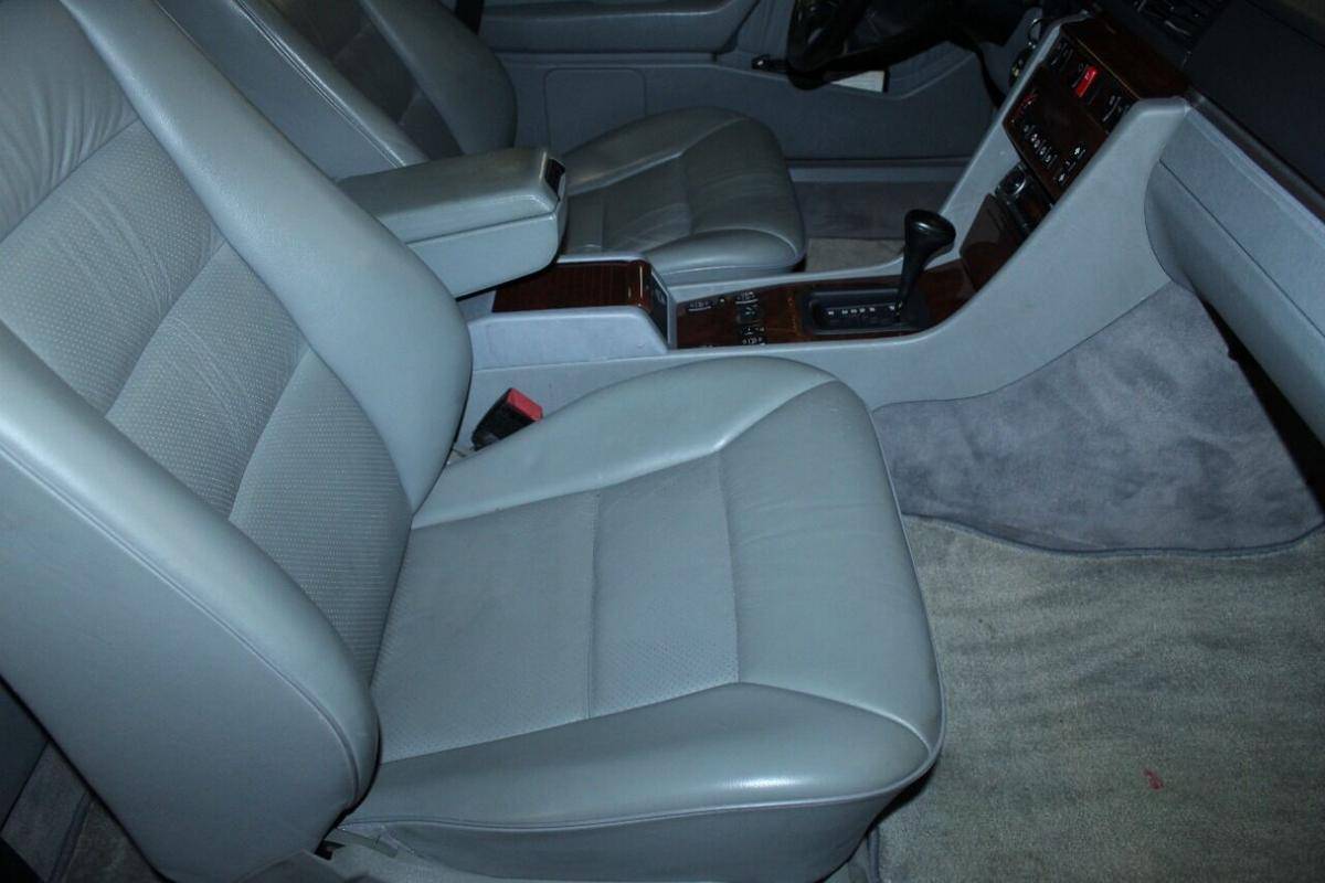 Mercedes-benz-benz-300-1993-silver-20