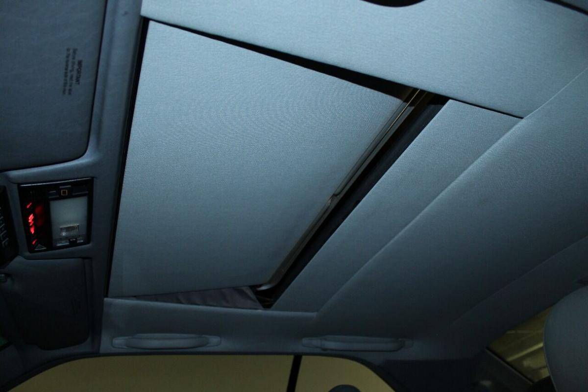 Mercedes-benz-benz-300-1993-silver-21