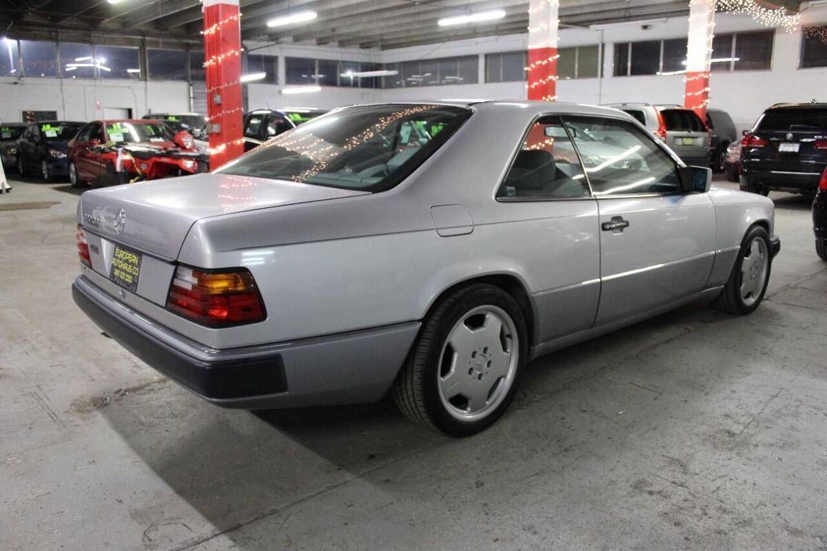 Mercedes-benz-benz-300-1993-silver-3
