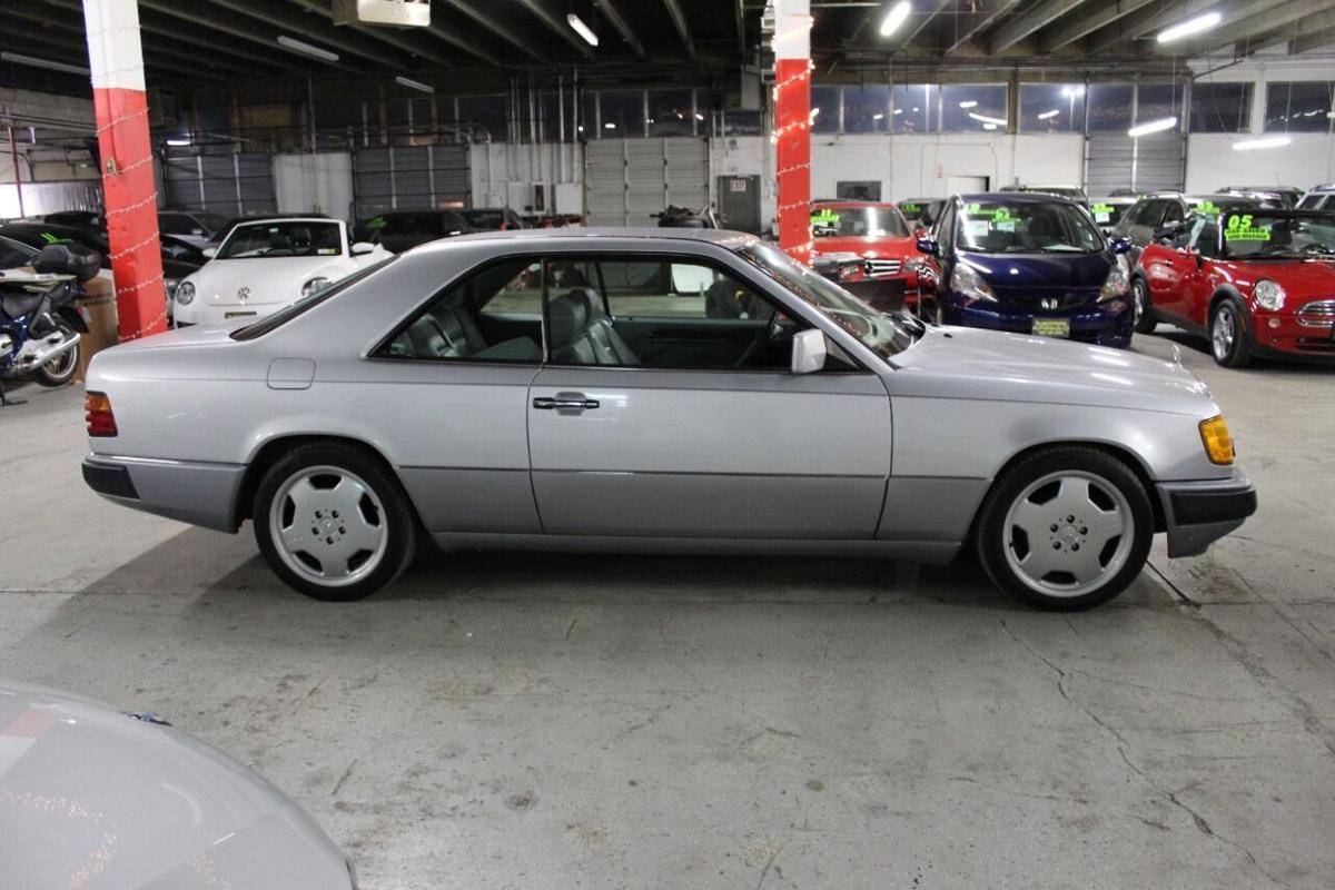 Mercedes-benz-benz-300-1993-silver-4