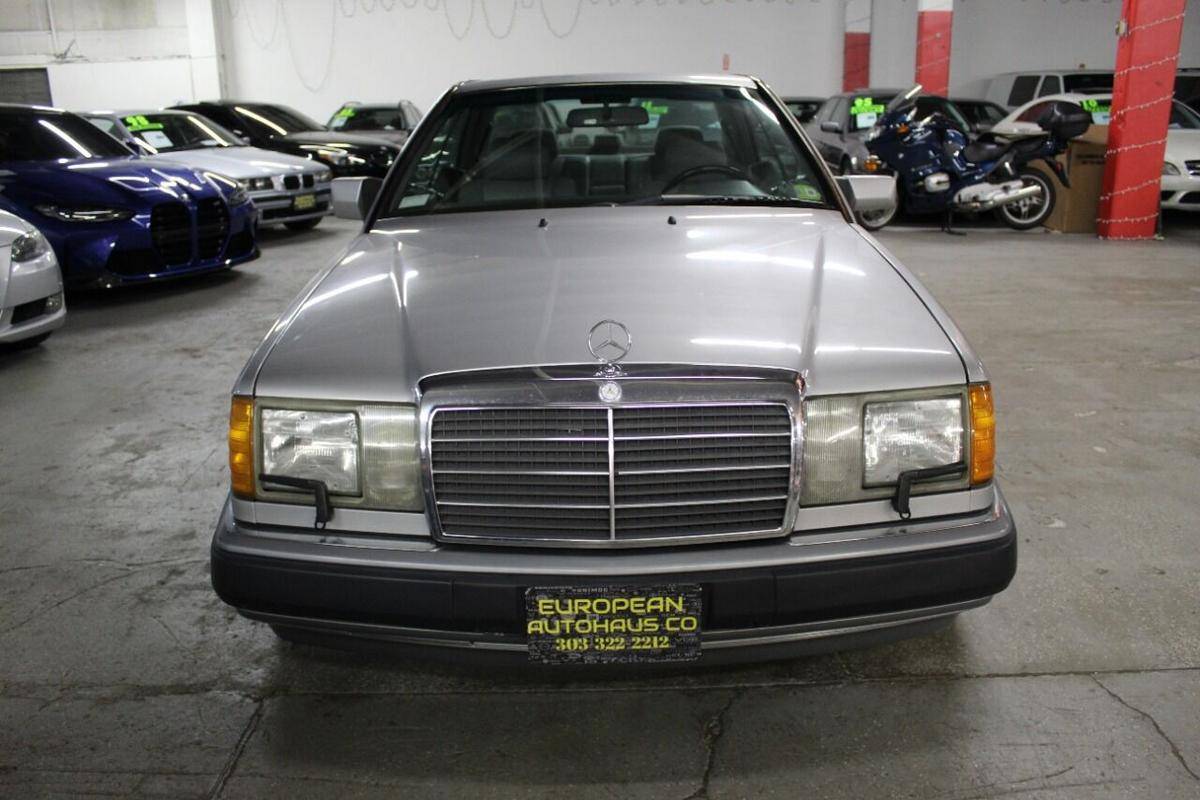 Mercedes-benz-benz-300-1993-silver-6