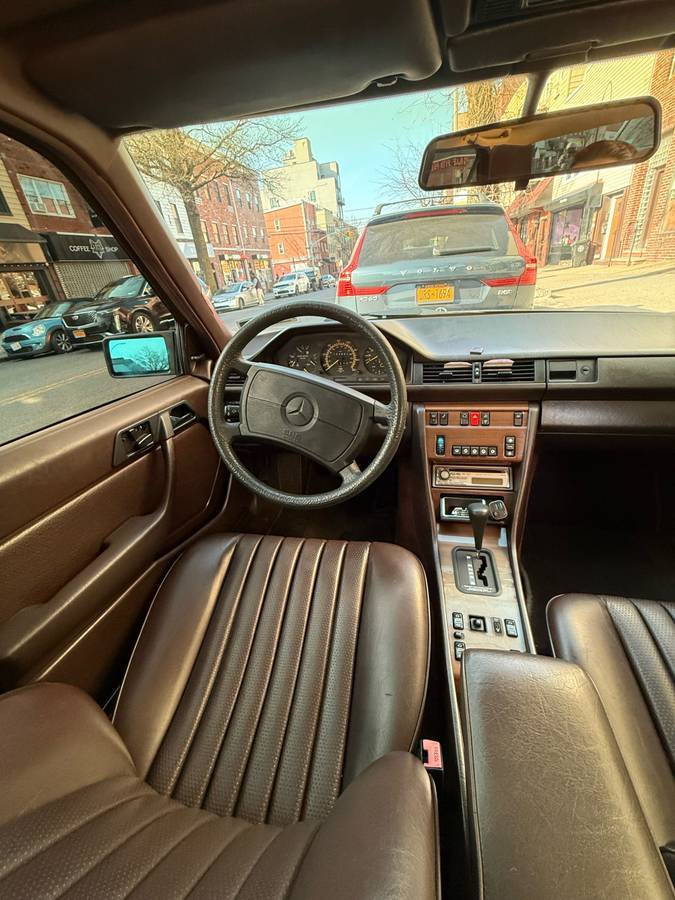 Mercedes-benz-benz-300-300e-1989-grey-1