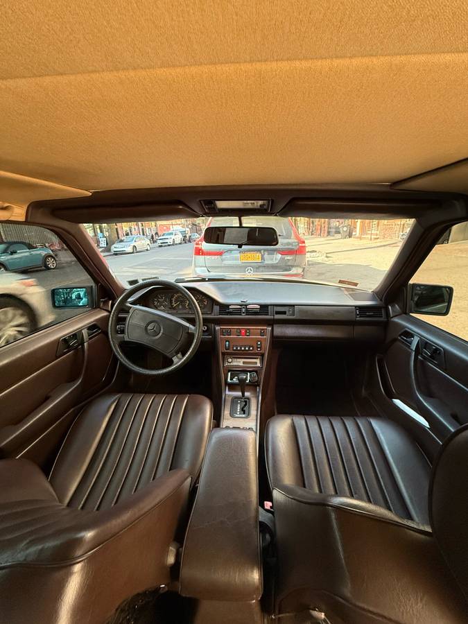 Mercedes-benz-benz-300-300e-1989-grey-2
