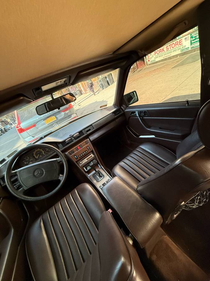 Mercedes-benz-benz-300-300e-1989-grey-3