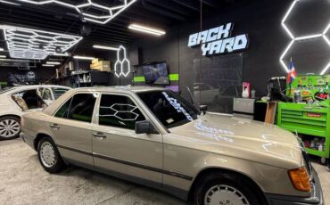 Mercedes-benz-benz-300-300e-1989-grey-6