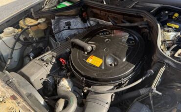 Mercedes-benz-benz-300-300e-1989-grey-7