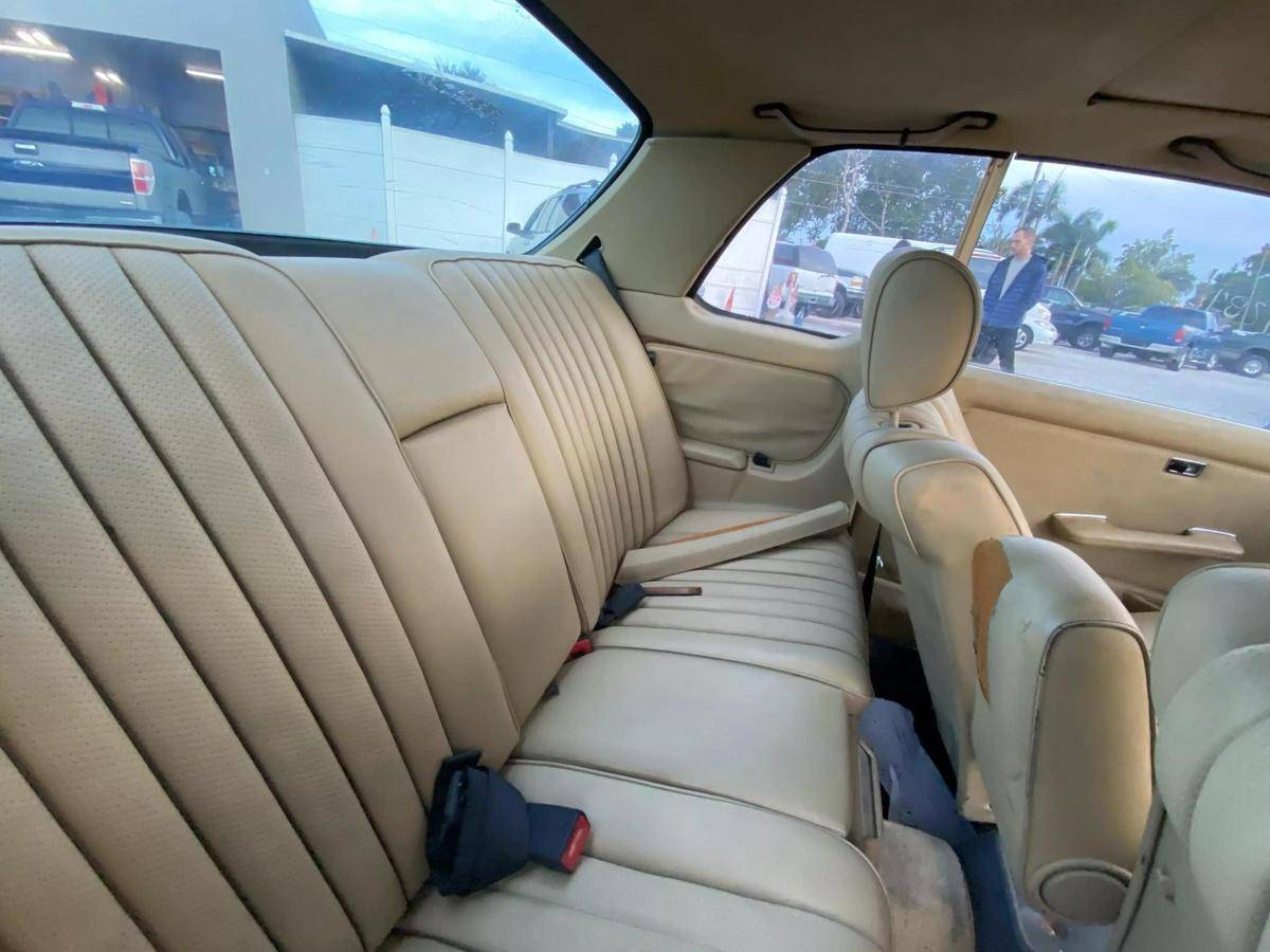 Mercedes-benz-benz-300-diesel-1984-blue-7