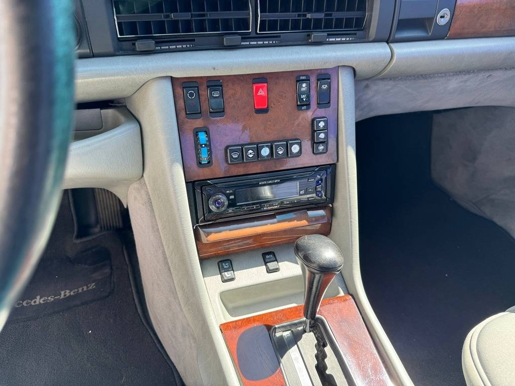Mercedes-benz-benz-560-class-1987-black-14
