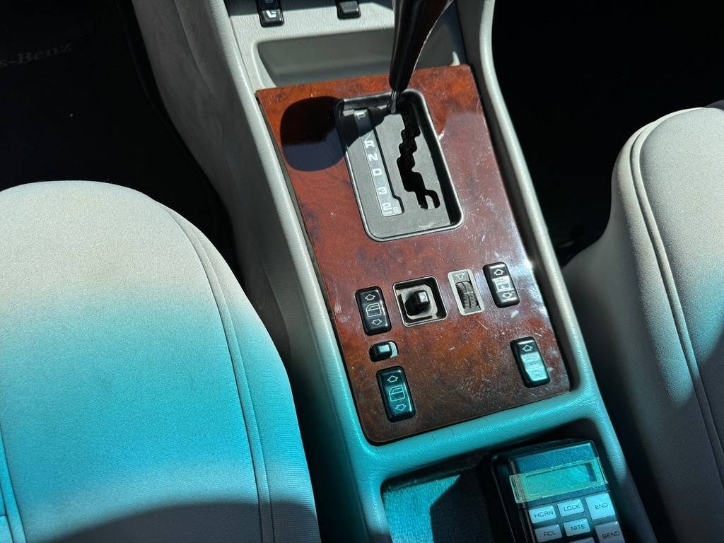 Mercedes-benz-benz-560-class-1987-black-15