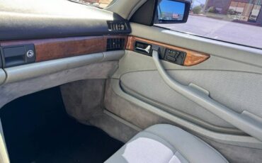 Mercedes-benz-benz-560-class-1987-black-16