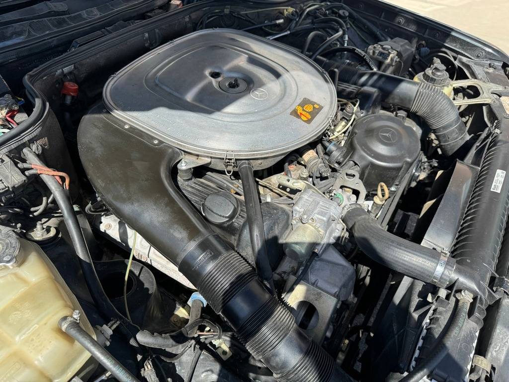 Mercedes-benz-benz-560-class-1987-black-21