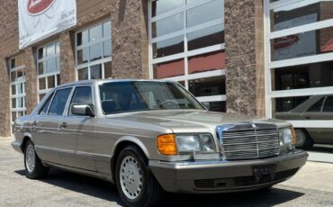 Mercedes-benz-benz-560-class-1988-yellow-1