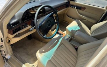 Mercedes-benz-benz-560-class-1988-yellow-11