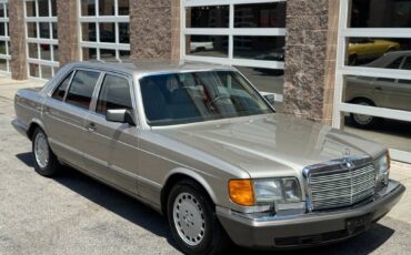 Mercedes-benz-benz-560-class-1988-yellow-2