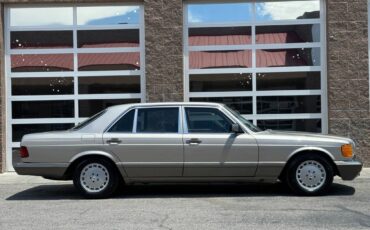 Mercedes-benz-benz-560-class-1988-yellow-3