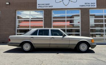 Mercedes-benz-benz-560-class-1988-yellow