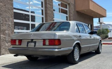 Mercedes-benz-benz-560-class-1988-yellow-4