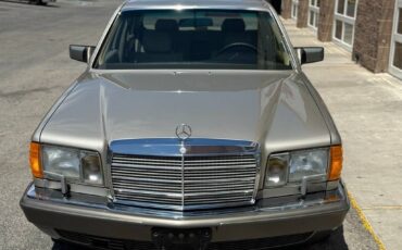 Mercedes-benz-benz-560-class-1988-yellow-9