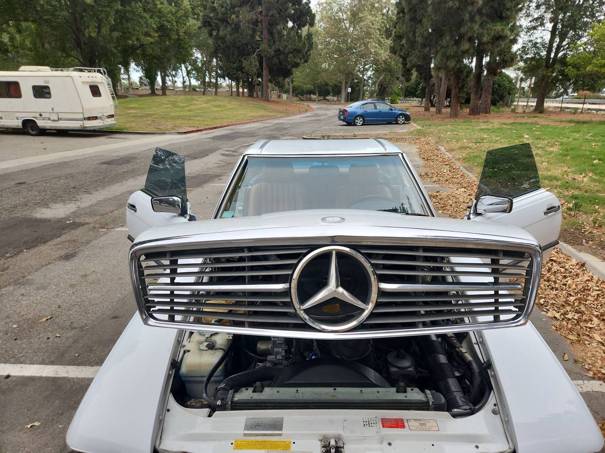 Mercedes-benz-benz-560-sl-1988-white-13
