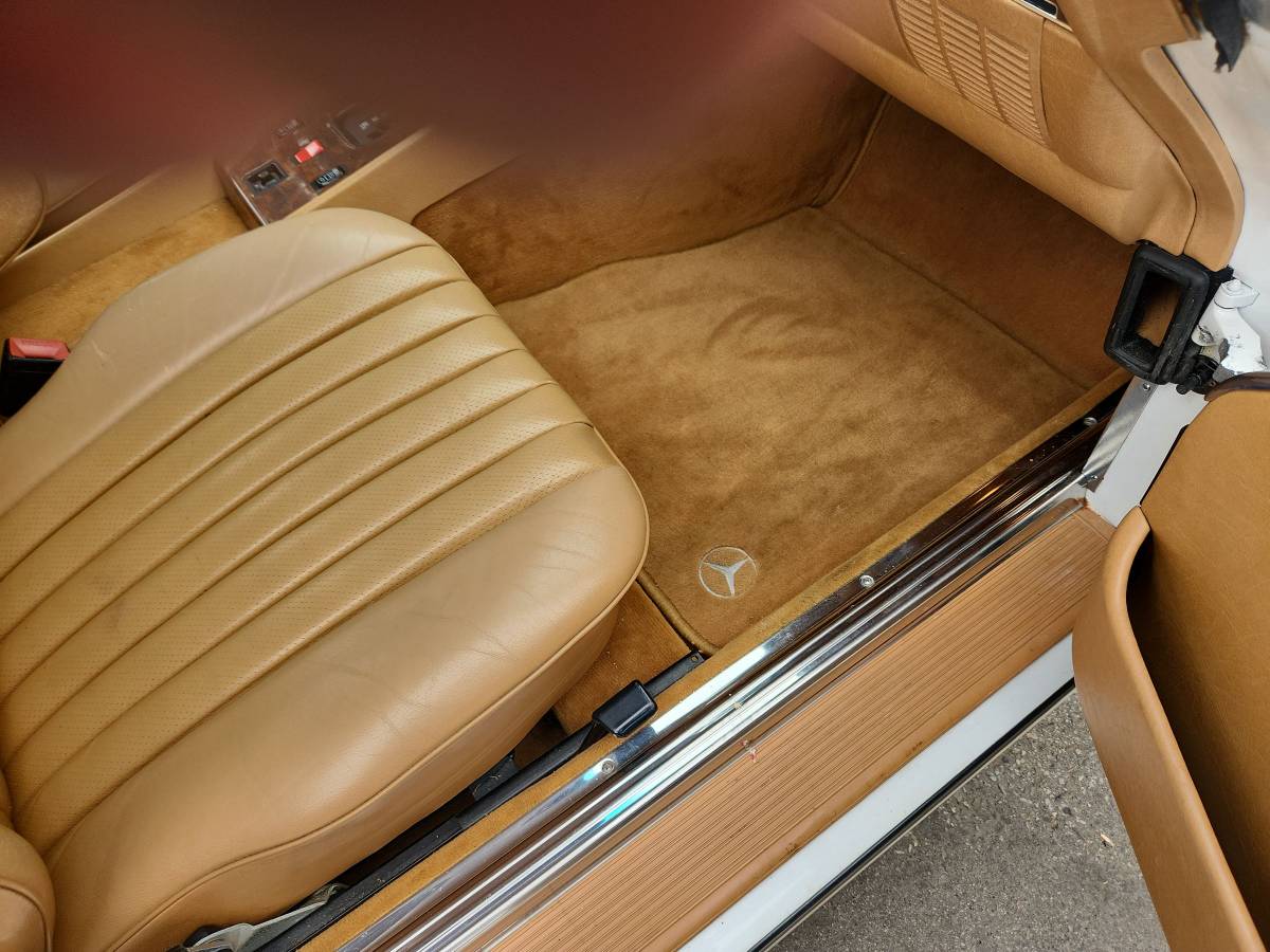 Mercedes-benz-benz-560-sl-1988-white-19