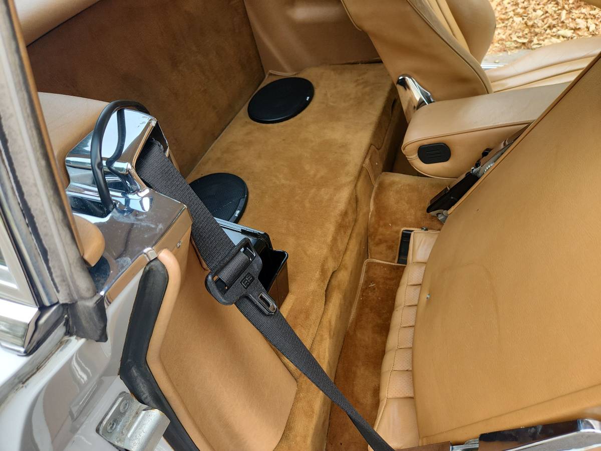 Mercedes-benz-benz-560-sl-1988-white-20