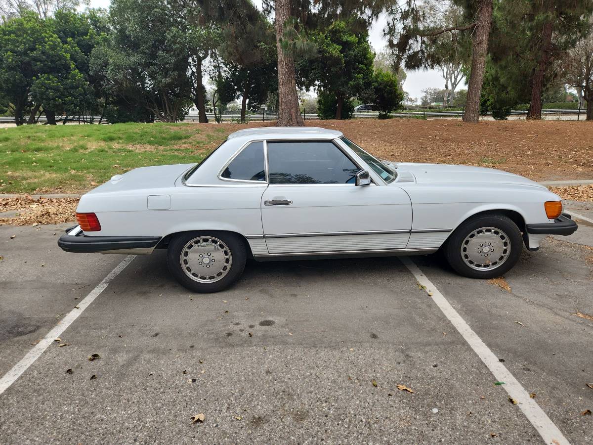 Mercedes-benz-benz-560-sl-1988-white-22