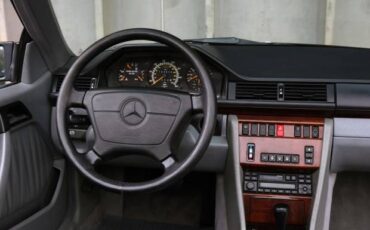 Mercedes-benz-benz-e-class-1994-3