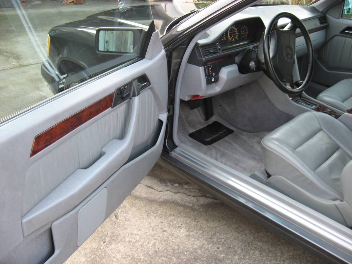 Mercedes-benz-benz-e-class-1994-9