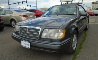 Mercedes-benz-benz-e-class-1995-grey-1