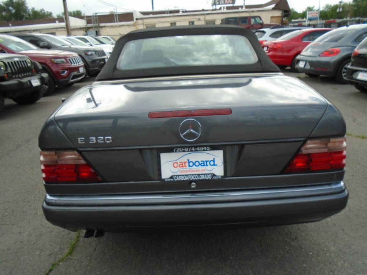 Mercedes-benz-benz-e-class-1995-grey-10