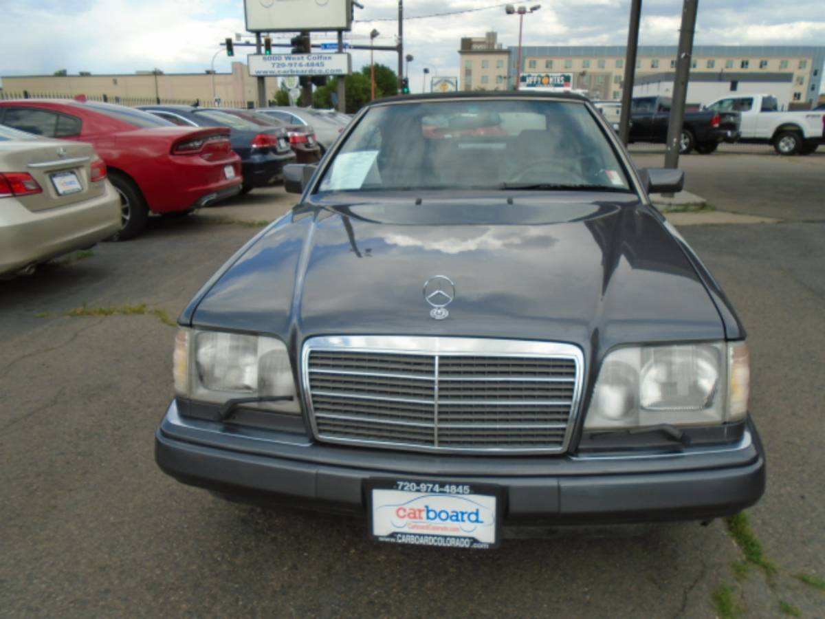 Mercedes-benz-benz-e-class-1995-grey-11