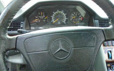 Mercedes-benz-benz-e-class-1995-grey-12