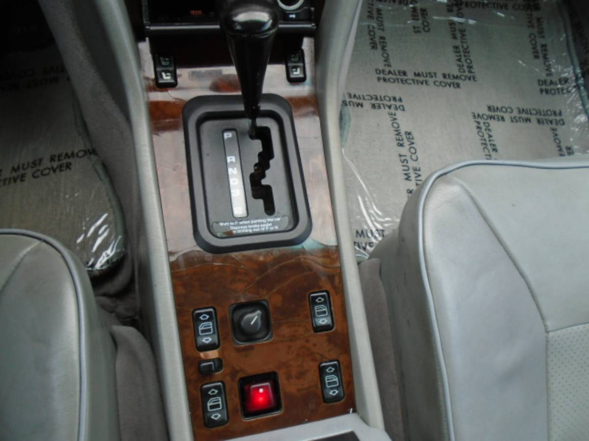 Mercedes-benz-benz-e-class-1995-grey-15