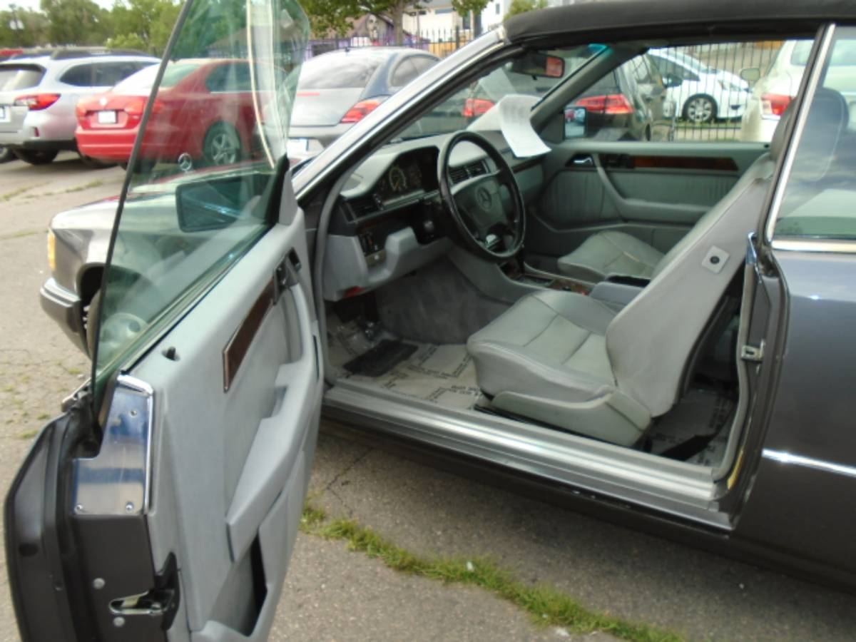 Mercedes-benz-benz-e-class-1995-grey-19