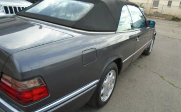 Mercedes-benz-benz-e-class-1995-grey-2