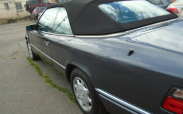 Mercedes-benz-benz-e-class-1995-grey-5