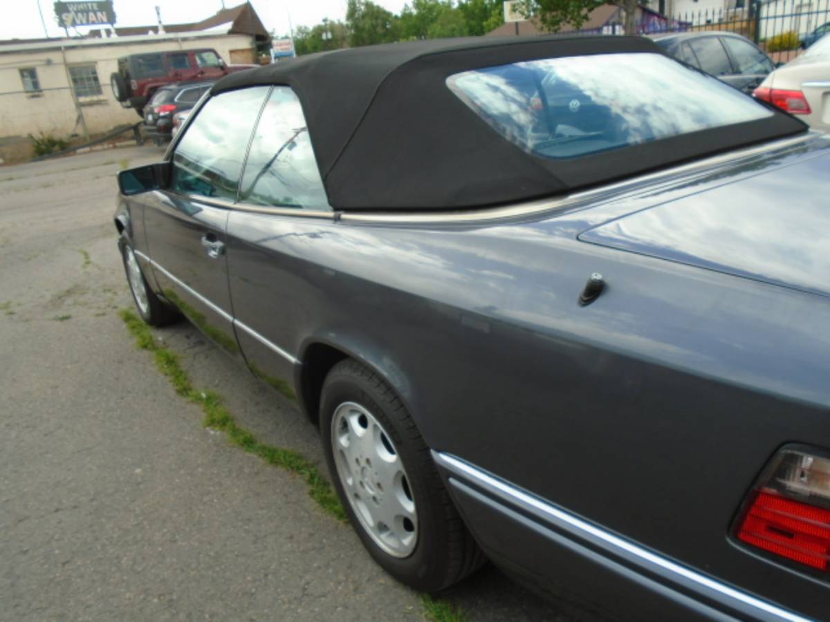Mercedes-benz-benz-e-class-1995-grey-5