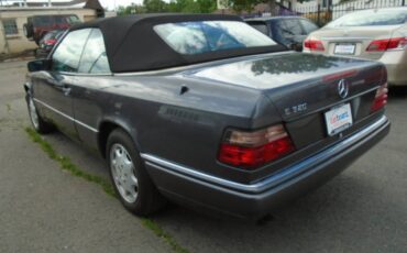 Mercedes-benz-benz-e-class-1995-grey-6