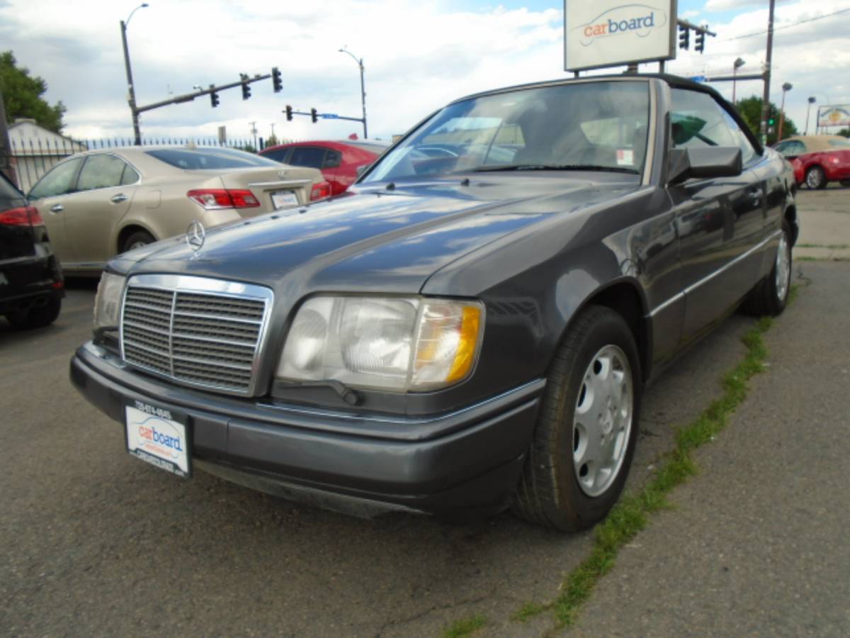 Mercedes-benz-benz-e-class-1995-grey-8