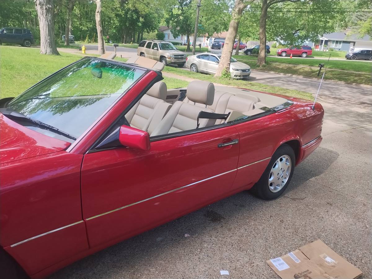 Mercedes-benz -benz e-class  1995 red