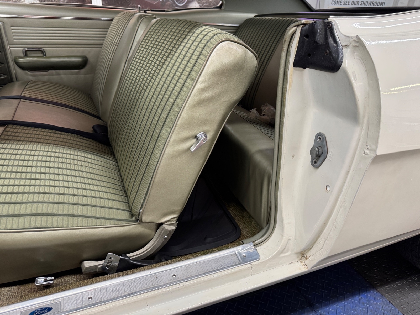 Mercury-Comet-1968-Coupe-35