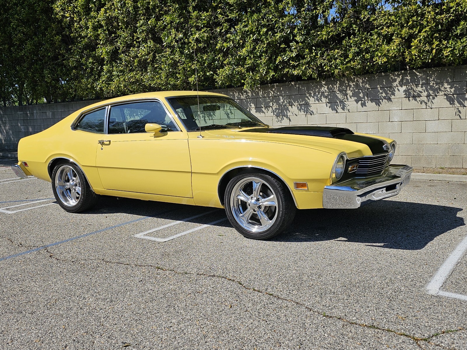 Mercury-Comet-1975-Coupe-26